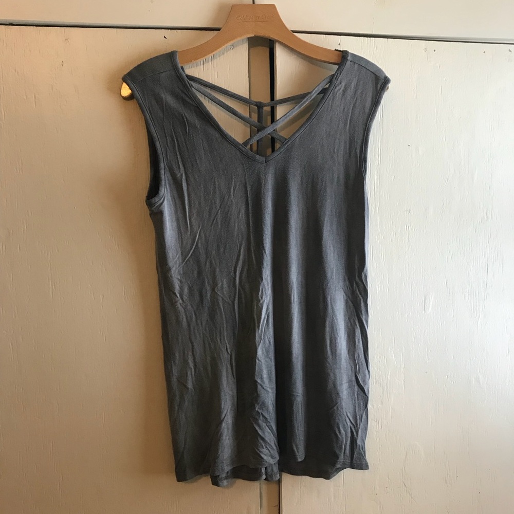 Backless Tunic - Picture 2 of 4